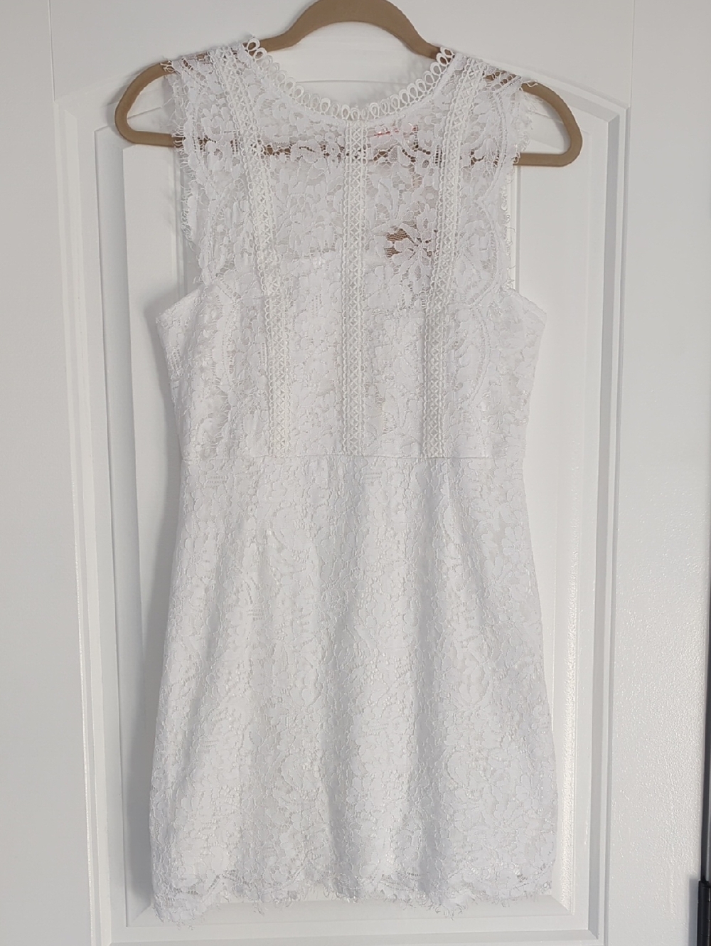 Blu Pepper White Lace Sleeveless Mini Dress